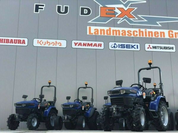 Farmtrac 26 mit Kabine Frontlader Radialreifen